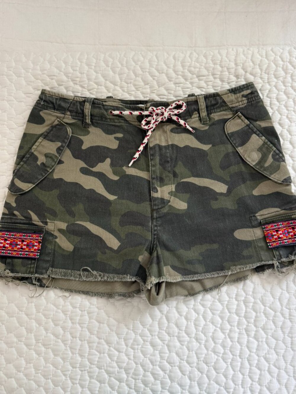 Zara Camo Embroidered Shorts US Size 8